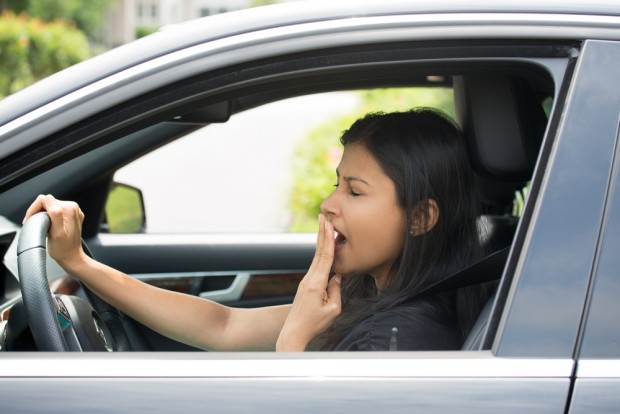 Conducir con fatiga: el enemigo silencioso en la carretera